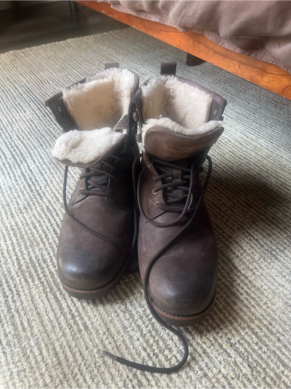 UGG Men's Waterproof Leather Shearling-Lined Boots Size 13 – Excellent Condition